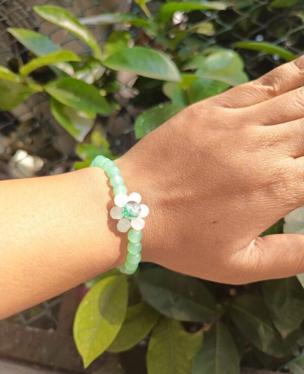 New Flower pearl Bracelets design - Image 5