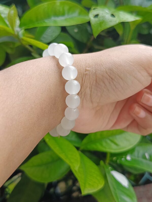 Trendy Pearl Bracelet for girls and Women (2025) - Image 4