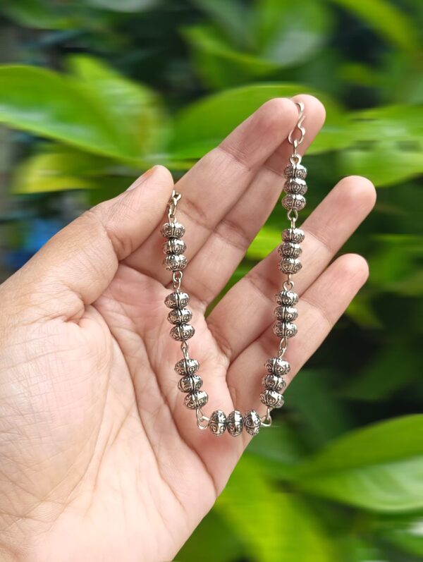 Silver color metal pearl earring - Image 2