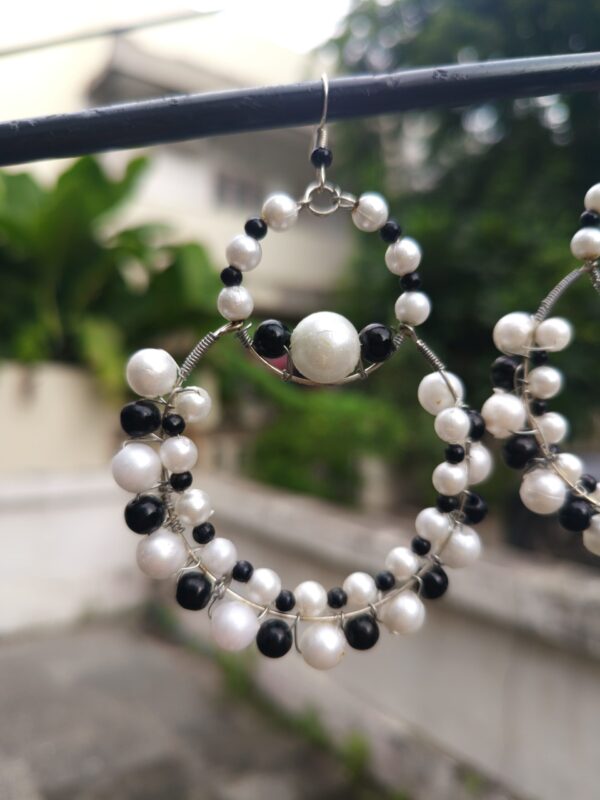 Black and white Double layer hoop earring - Image 2