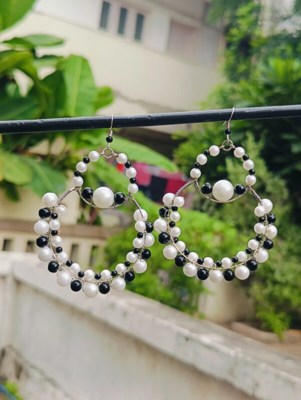Black and white Double layer hoop earring - Image 5