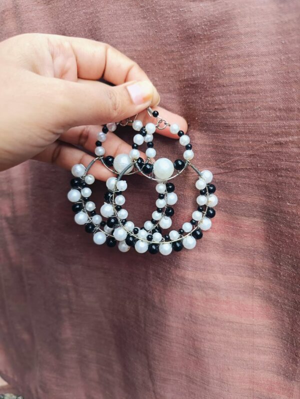 Black and white Double layer hoop earring - Image 4