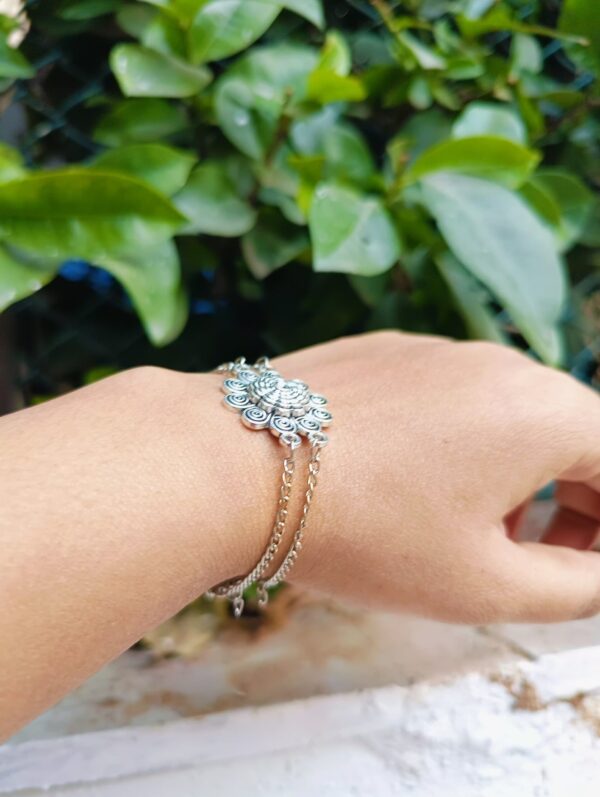 Trending metal bracelets for girls - Image 2